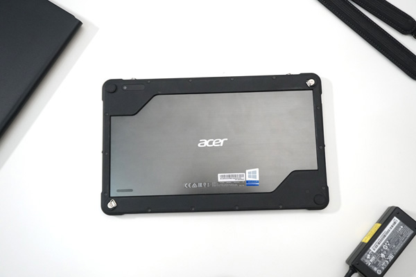 Acer Enduro T1 (ET110-31W) con Windows 10