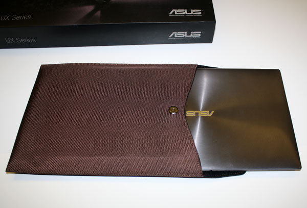 Asus UX31E Zenbook con custodia