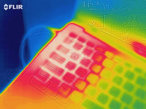 Le temperature sullo chassis fotografate dalla termocamera Flir