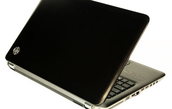 HP Pavilion DV7, tre quarti posteriore