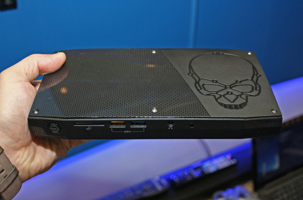 Intel NUC6I7KYK (Skull Canyon) 