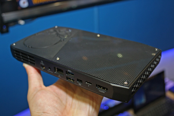 Intel NUC6I7KYK (Skull Canyon) 